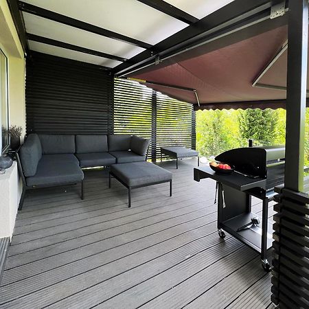 Appartement Pergola House In A Green Oasis With Fantastic View à Petrovaradin Extérieur photo